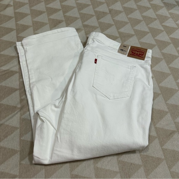 NWOT Levi’s plus size boyfriend jeans in white - Picture 2 of 4